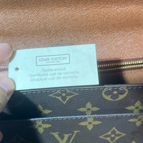 Louis Vuitton Monceau 26 in Monogram Canvas and Leather - Picture 6 of 16